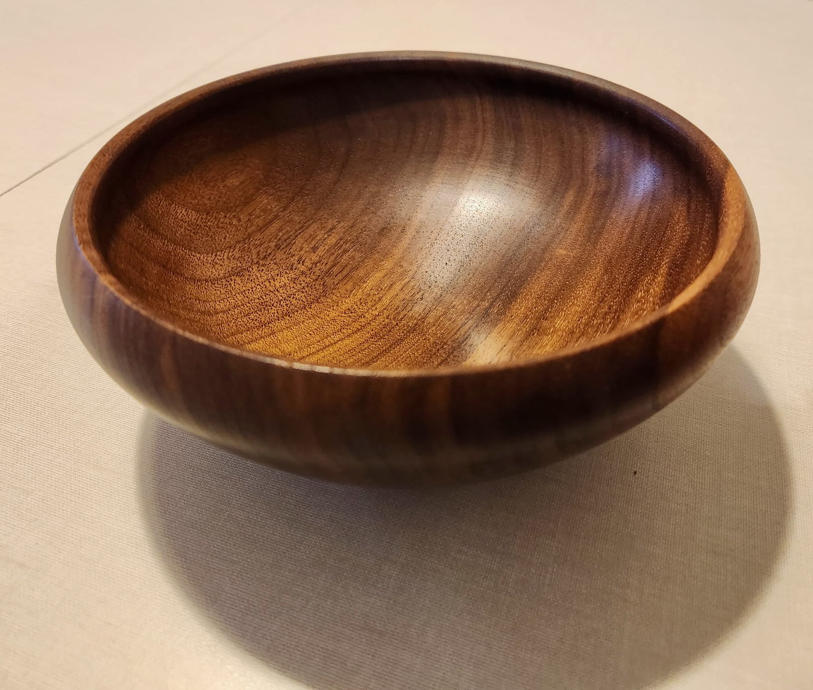 Hand-turned wooden bowl by Kees Gispen